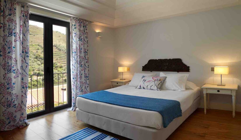 5f9300f4ad1b211477af7795 sarah