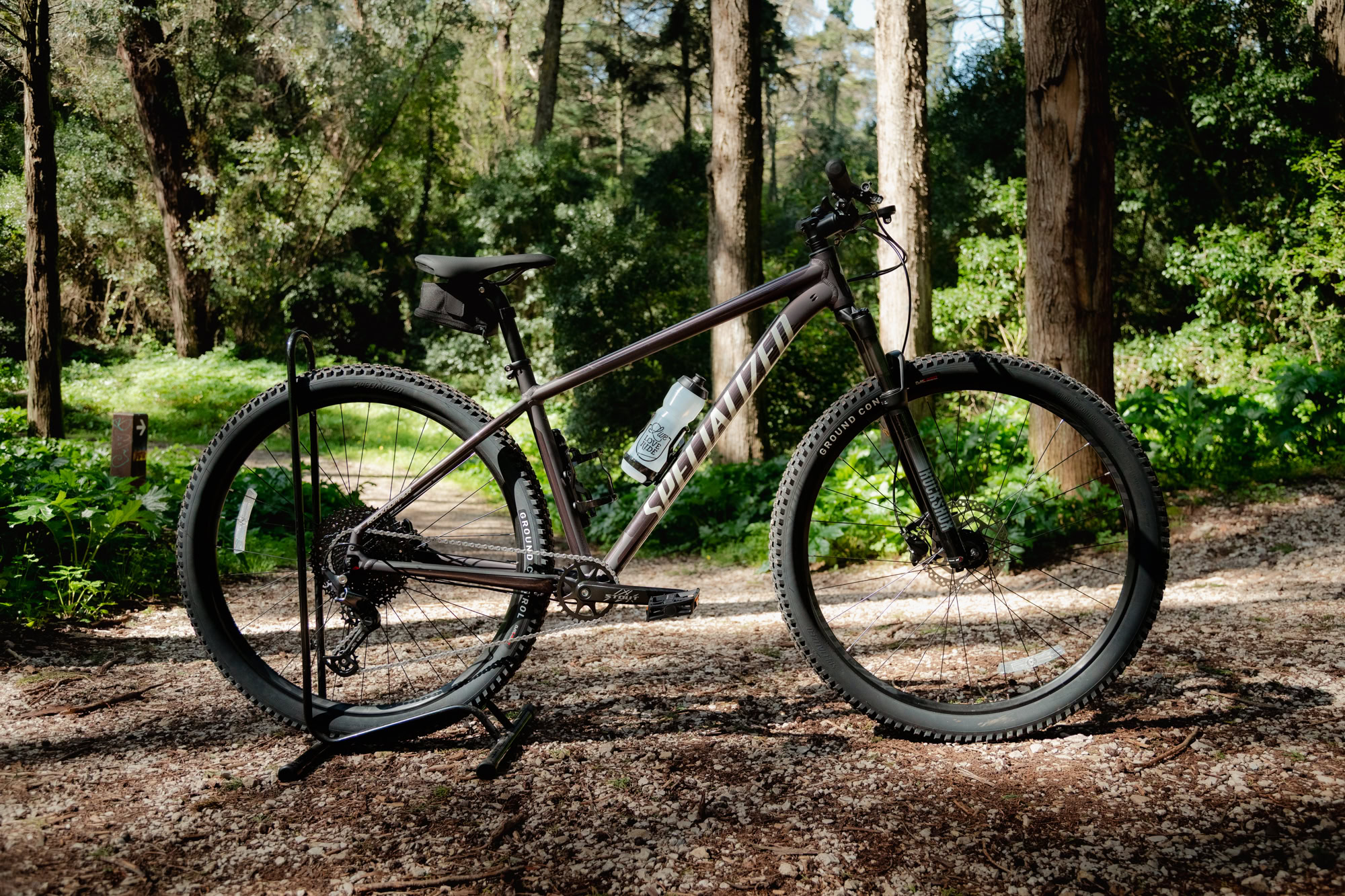 Specialized Rockhopper Comp mountain bike used for touring and mountain bike tours in Portugal