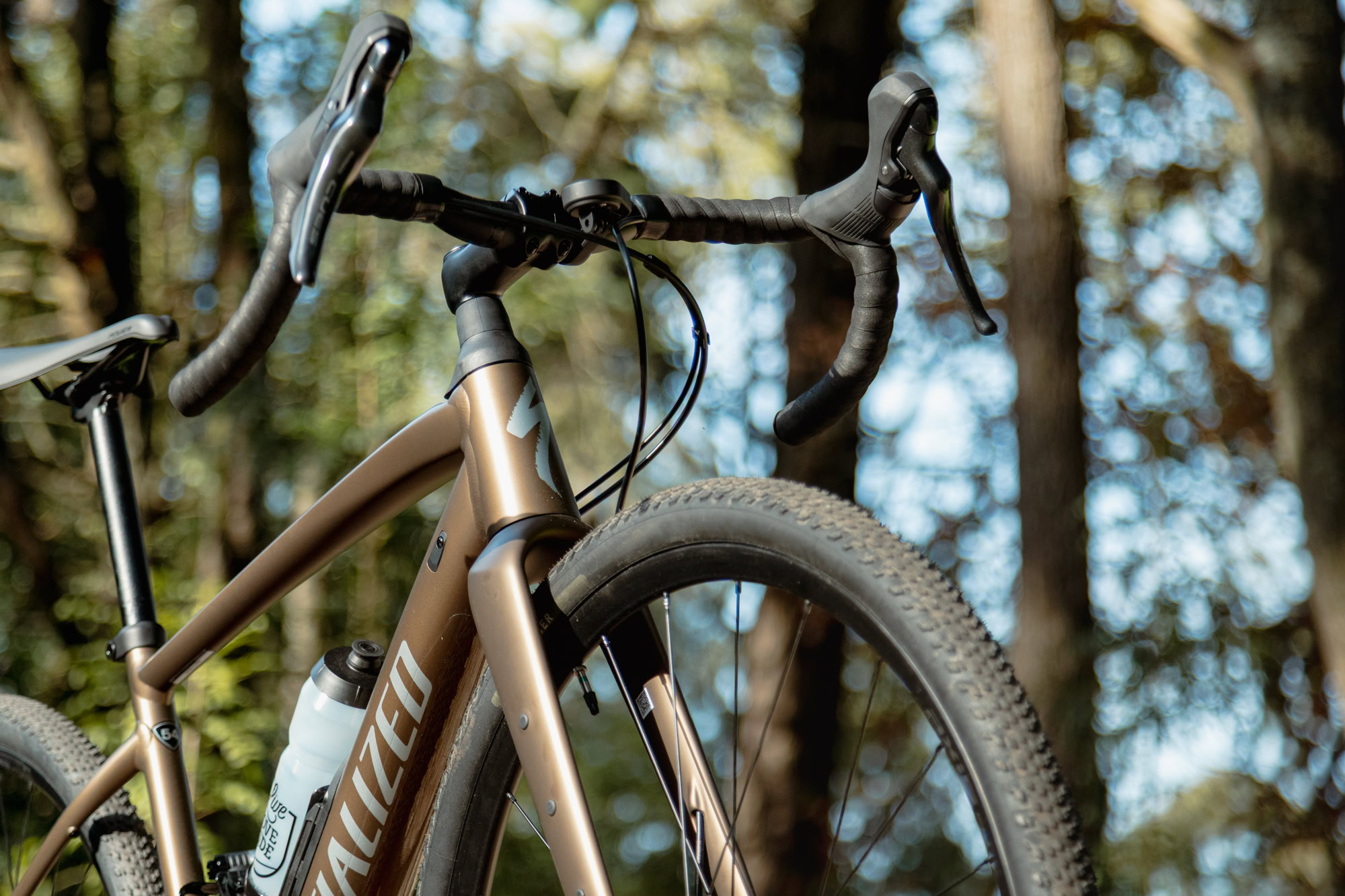 Specialized Diverge Sport Alloy cockpit showing Future Shock suspension and carbon fork on gravel touring bike