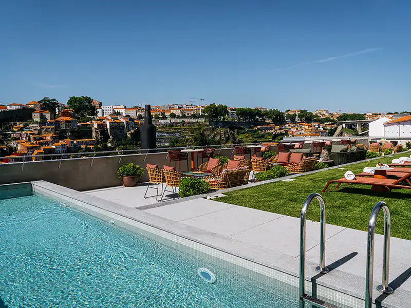 Vincci Ponte de Ferro hotel beside the Dom Luís I Bridge in Porto