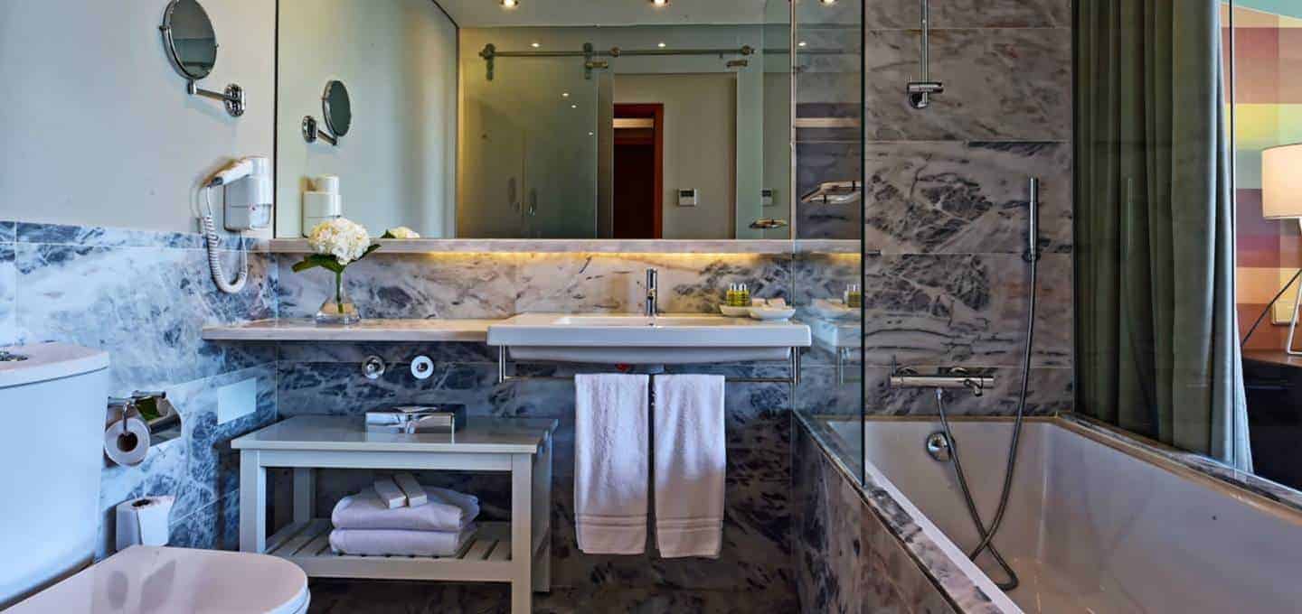 cycling portuguese camino pestana vintage porto bathroom2 cycling portuguese camino pestana vintage porto bathroom2