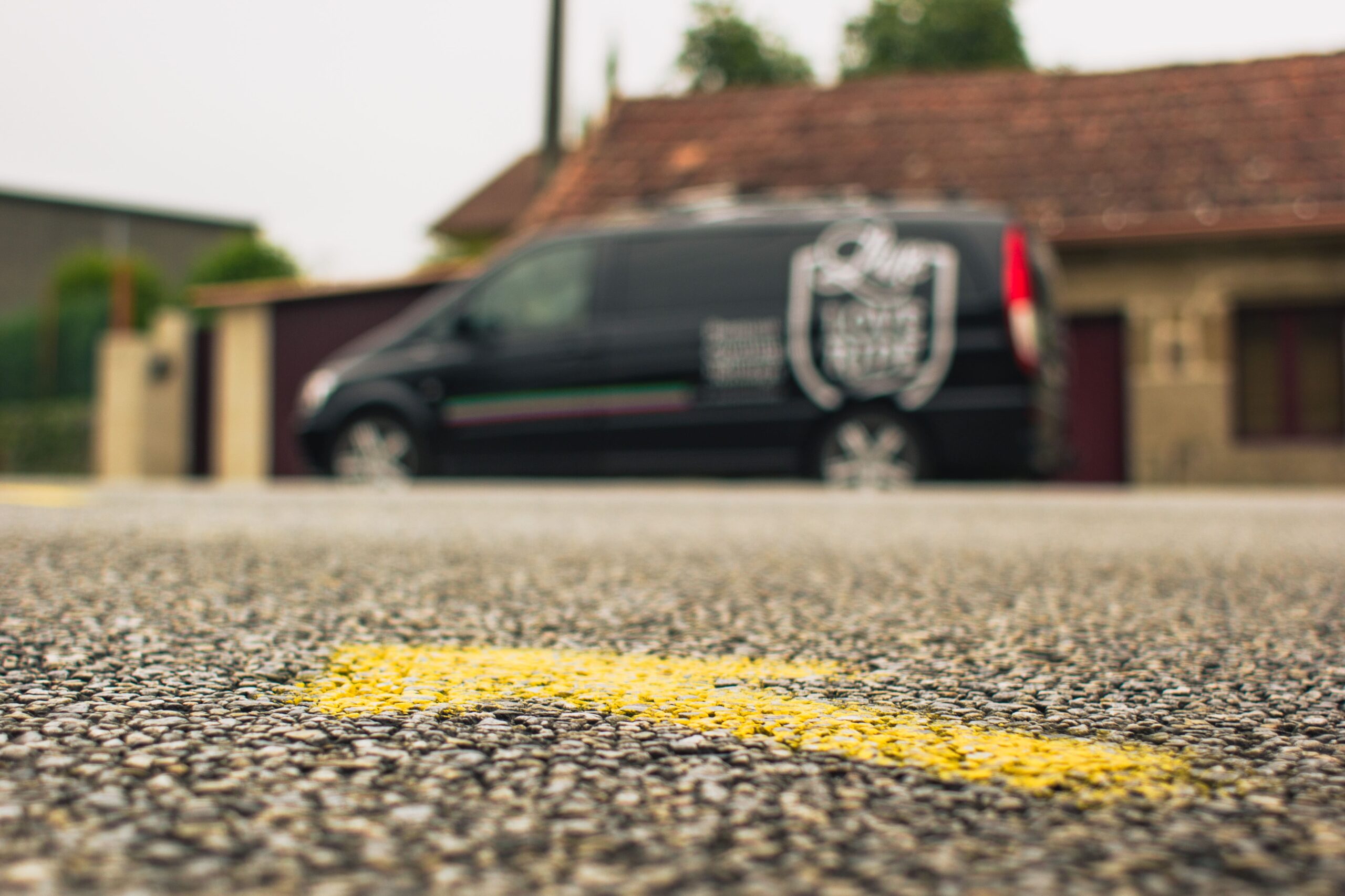 The famous yellow arrows pointing towards Santiago de Compostela